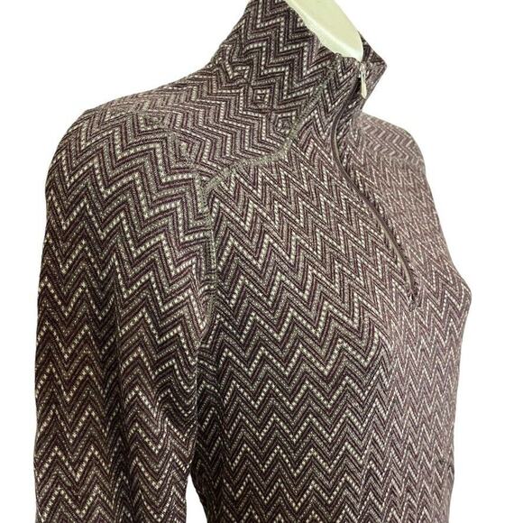 Women's Zigzag Pattern Sweater - Black and White - Picture 4 of 16